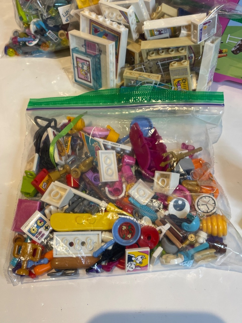 Lego friends 🧱bundle in Pink Brick Storage case - Picture 7 of 13